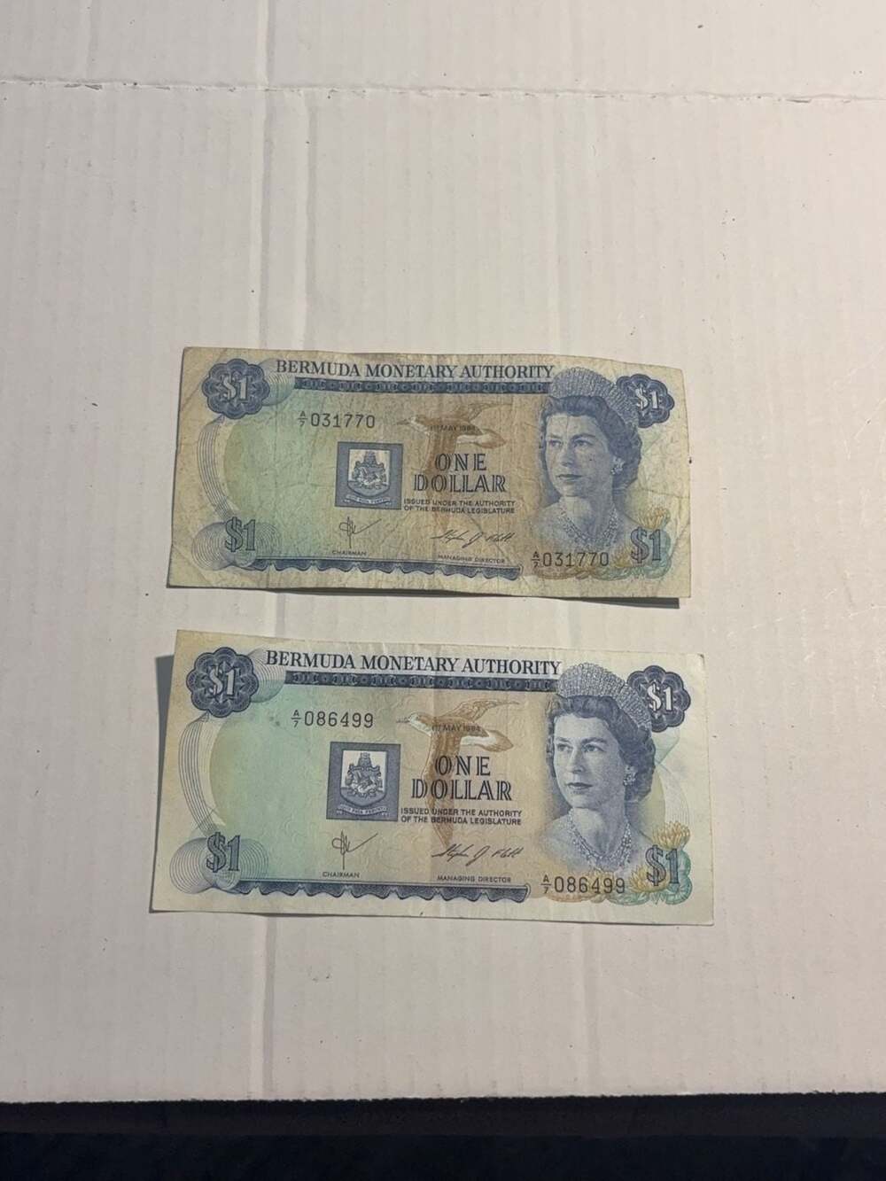 Set of 2 Bermuda Monetary Authority 1984 One Dollar Banknotes